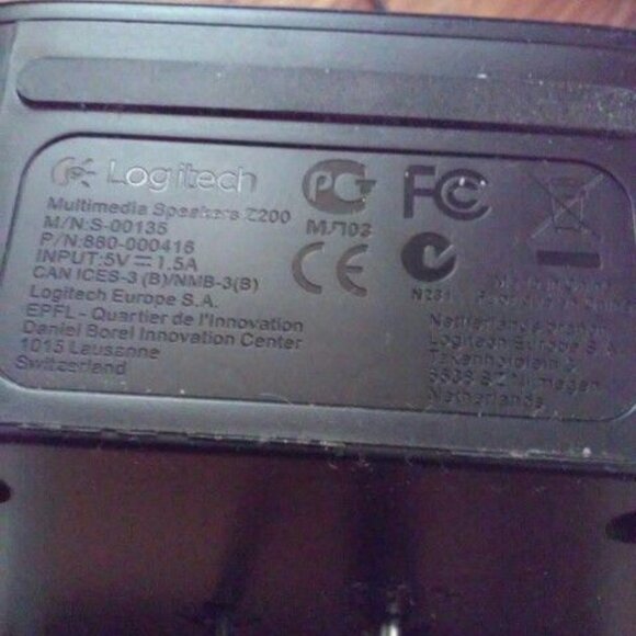 Logitech Z200 Speakers With Headphone Jacks - Picture 4 of 5